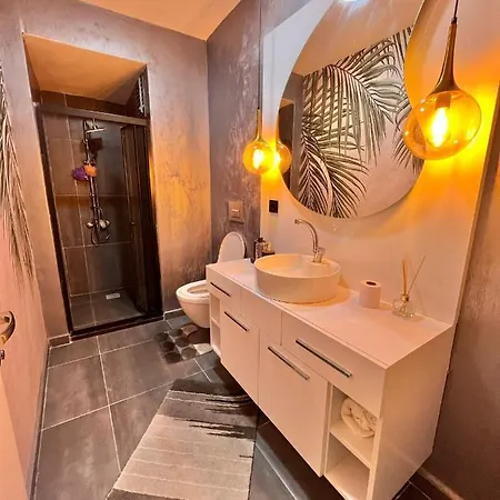 شقه Vip فى ارقىًً مناطق شيشلى 3 غرف وصاله عائليه Apartamento